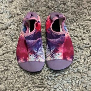 Toddler water shoes size 7
